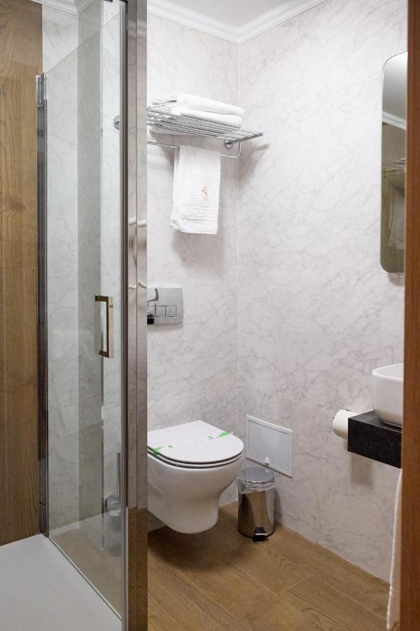 Hotel Eden Рымнику-Сэрат Экстерьер фото
