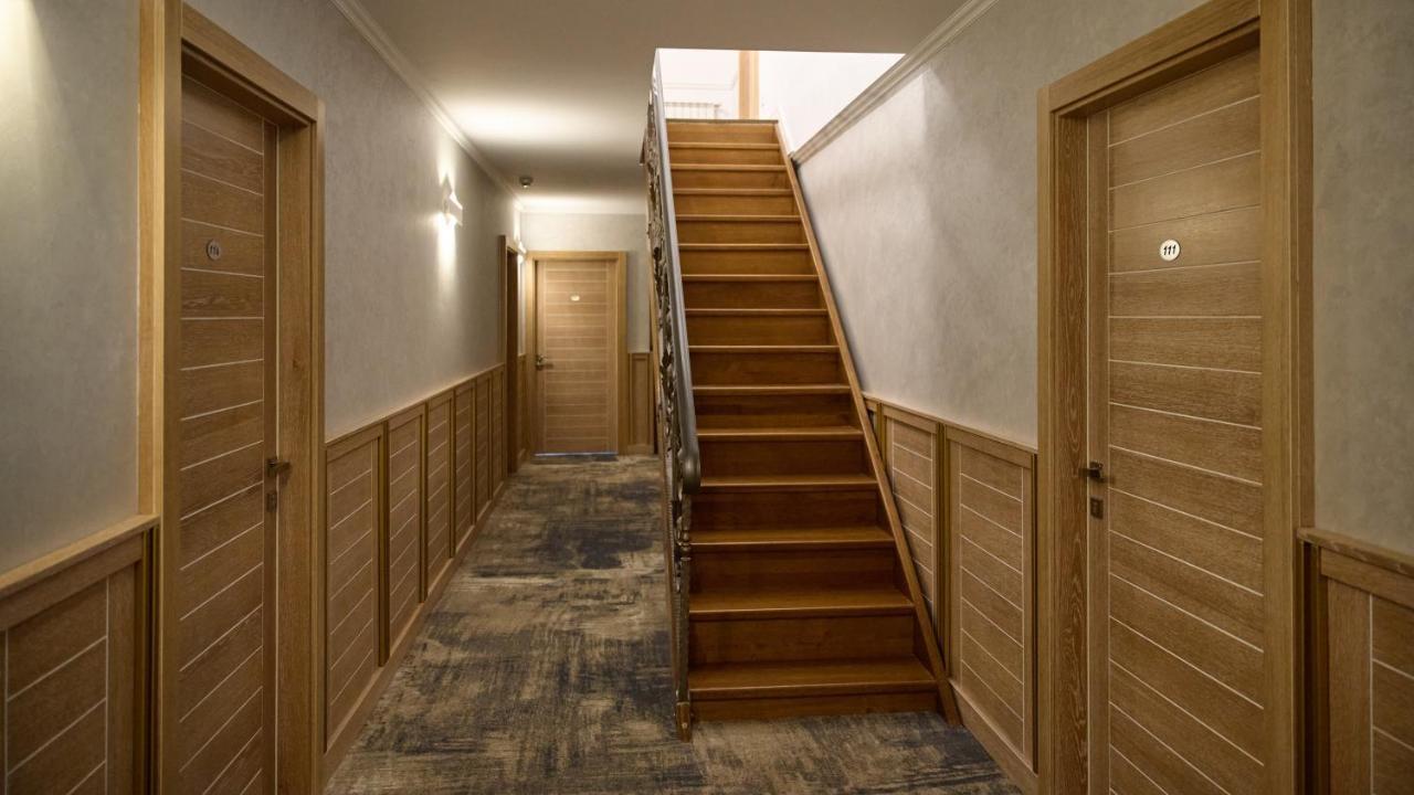Hotel Eden Рымнику-Сэрат Экстерьер фото